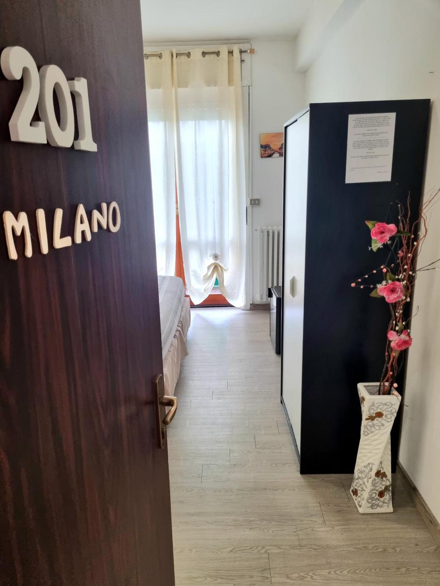 B&B Italo House Opera Exteriér fotografie